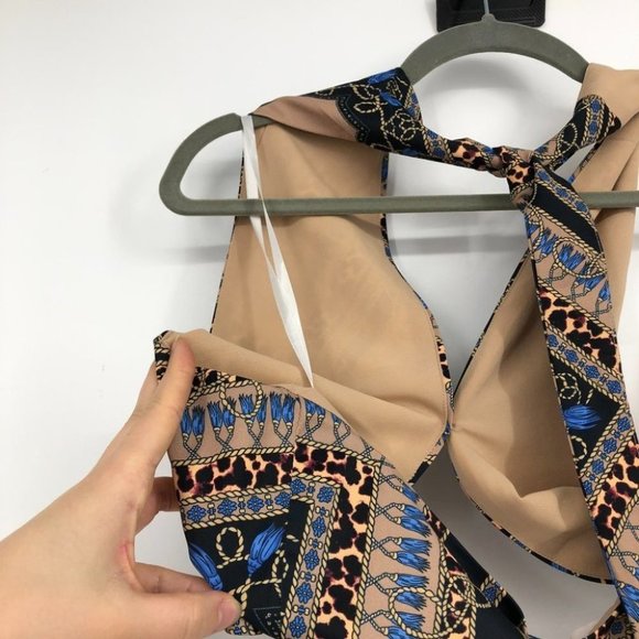 NWT Superdown Alondra Halter wrap crop top in tan blue leopard multicolor SP - Picture 10 of 15